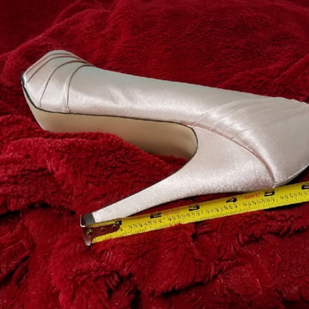 Shoes - Picture 4 of 4